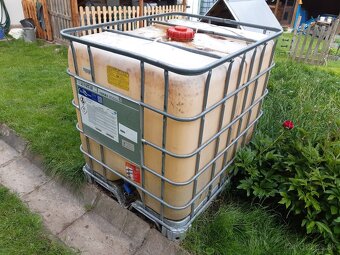 Predám 1000l IBC nádrž. - 2