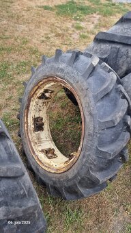 Predám predné kolesa na Zetor 9.5-24 + zavazia do zadných k - 2