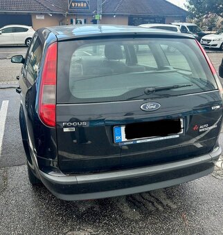 Ford Focus 1.6i - 2
