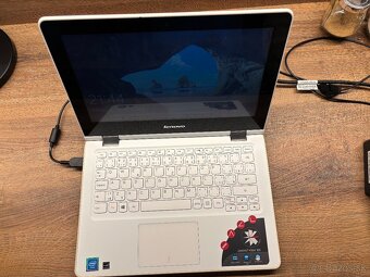 Predám notebook Lenovo yoga 300 - 2