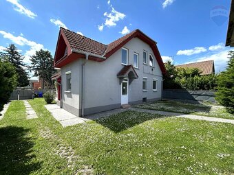 Na predaj: Priestranný rodinný dom s dvoma bytovými jednotka - 2