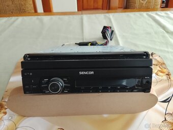 Predam autoradio Sencor s vysuvnym panelom. - 2