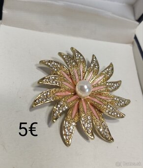 Mix novších brošní - 2