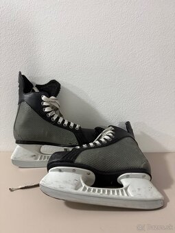 Predám detské korčule BAUER Supreme, velkost 36 - 2