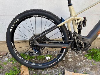 Mondraker Crafty Carbon R , 2023 - NOVÝ nejazdený - 2