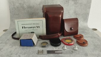 Starý fotoaparat Flexaret s příslušenstvím - 2