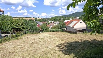 Pekný oplotený pozemok v blízkosti mesta Prešov, 727m2 - 2