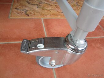 Polohovateľná elektrická posteľ BOCK - 2