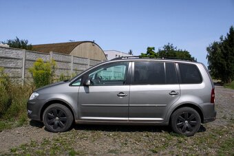 Volkswagen Touran 1.9 TDI, DSG, 7 miestne, Ťažné - 2