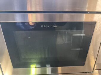 Vstavaná mikrovlnná rúra Electrolux - 2