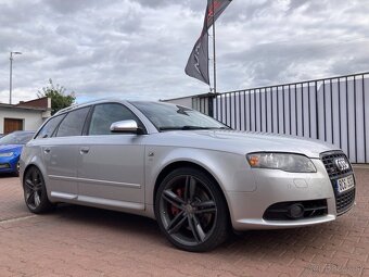 Audi S4 B7 V8 - 2