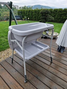 Prebaľovací pult a vanička chicco - 2