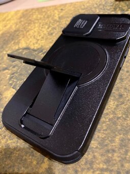 Nepoužitý MagSafe kryt pre iPhone 15 - 2
