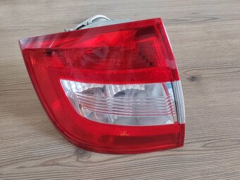 Škoda Rapid ľavé zadné svetlo - 2