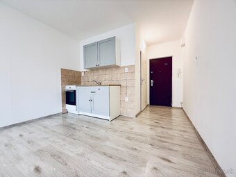 1 IZBOVÝ BYT S BALKÓNOM - DOLNÝ KUBÍN - 2