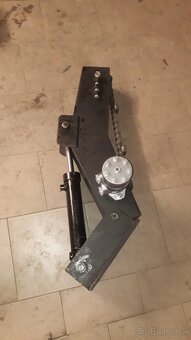 Hydraulicky obracak na gulatinu - 2