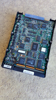 Predám starý HDD pre zberateľa MAXTOR LXT213SY - 2