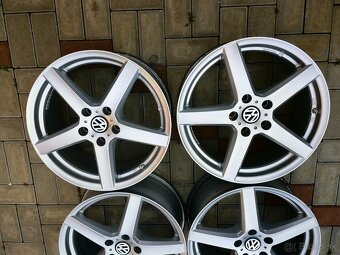 dezent- Audi,Mercedes,Škoda,Volkswagen,Seat 5x112 r17 - 2