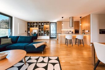 | Dizajnový 3 izbový byt s 2 terasami a garážou na Kolibe - 2