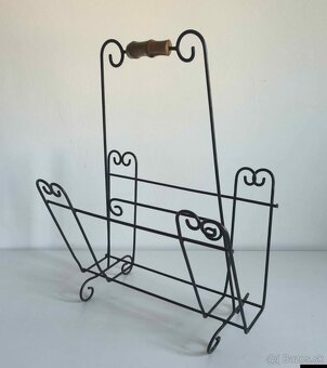 Kovovy ozdobny stojan - 2