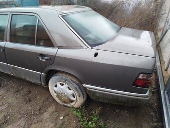 Mercedes w 124 250D - 2