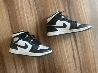 Nike Air Jordan 1 - 2