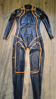 Latexovy catauit čierno - oranžový - 2
