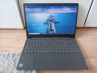predám Lenovo V15-IIL / Intel core i5 / 20gb ram / ssd - 2