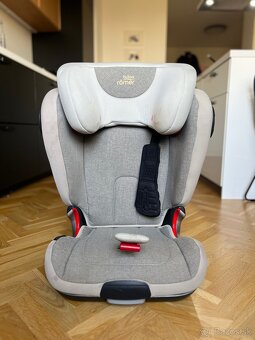 Autosedačka Britax romer KIDFIX II XP SICT // 15-36kg - 2