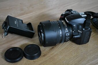 Nikon d3200 + objektiv nikkor 18 - 105 AF-s - 2