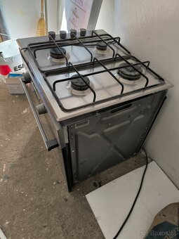 Vstavaná rúra+ plynový sporák - 2