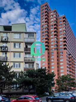 Zrekonštruovaný 2-izbový byt s balkónom a loggiou v Novom Me - 2