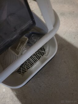 Predám uzavretú mačaciu toaletu Trixie "Berto" aj s lopatk - 2