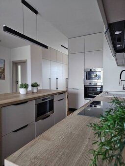 Prenajmeme nadštandardný 3-izbový byt, Kollárova ulica, Vráb - 2