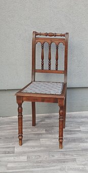 Stolička starožitná. - 2