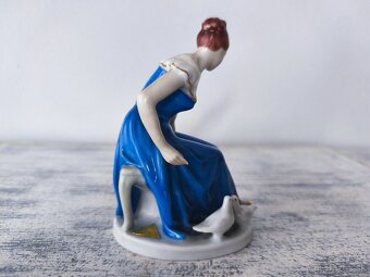 Dáma s holubicami - Royal Dux - 2