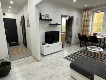Kompletne zrekonštruovaný 3 izbový byt - zariadený, 63,68 m2 - 2