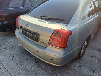 Toyota avensis 2,2 D-4D na diely - 2