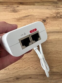 Ubiquiti PoE+ (at) adaptér v záruke - 2