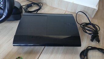 PS3 super slim + 37 hier na HDD + 4 x PS3 ovládač + volant - 2