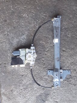 Citroen C4 el.stahovanie okna predné Pravé - 2