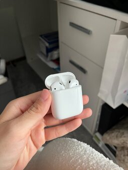 AirPods 1 - 2
