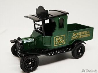 Predám zberateľský model auta - veterána od Lledo , Oxford D - 2