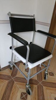 Toaletný, WC vozík na kolieskach - 2