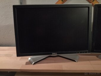 Monitory Dell Ultrasharp 2009Wt 2ks (+ PC Dell grátis) - 2