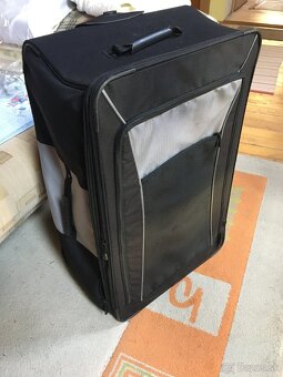 Predam lacno_ kufor cierny, pouzivany- za 7 Eur znackovy - 2
