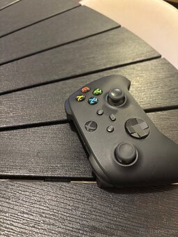 Ovladac na xbox - 2
