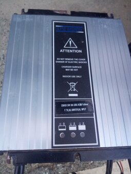 Priemyselná nabíjacka 24V 15A - 2