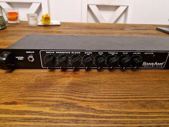Tech 21 SansAmp RBI basgitarový preamp - 2