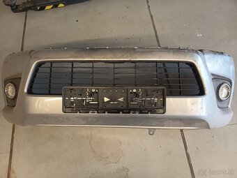 Predný nárazník Toyota Hilux - 2